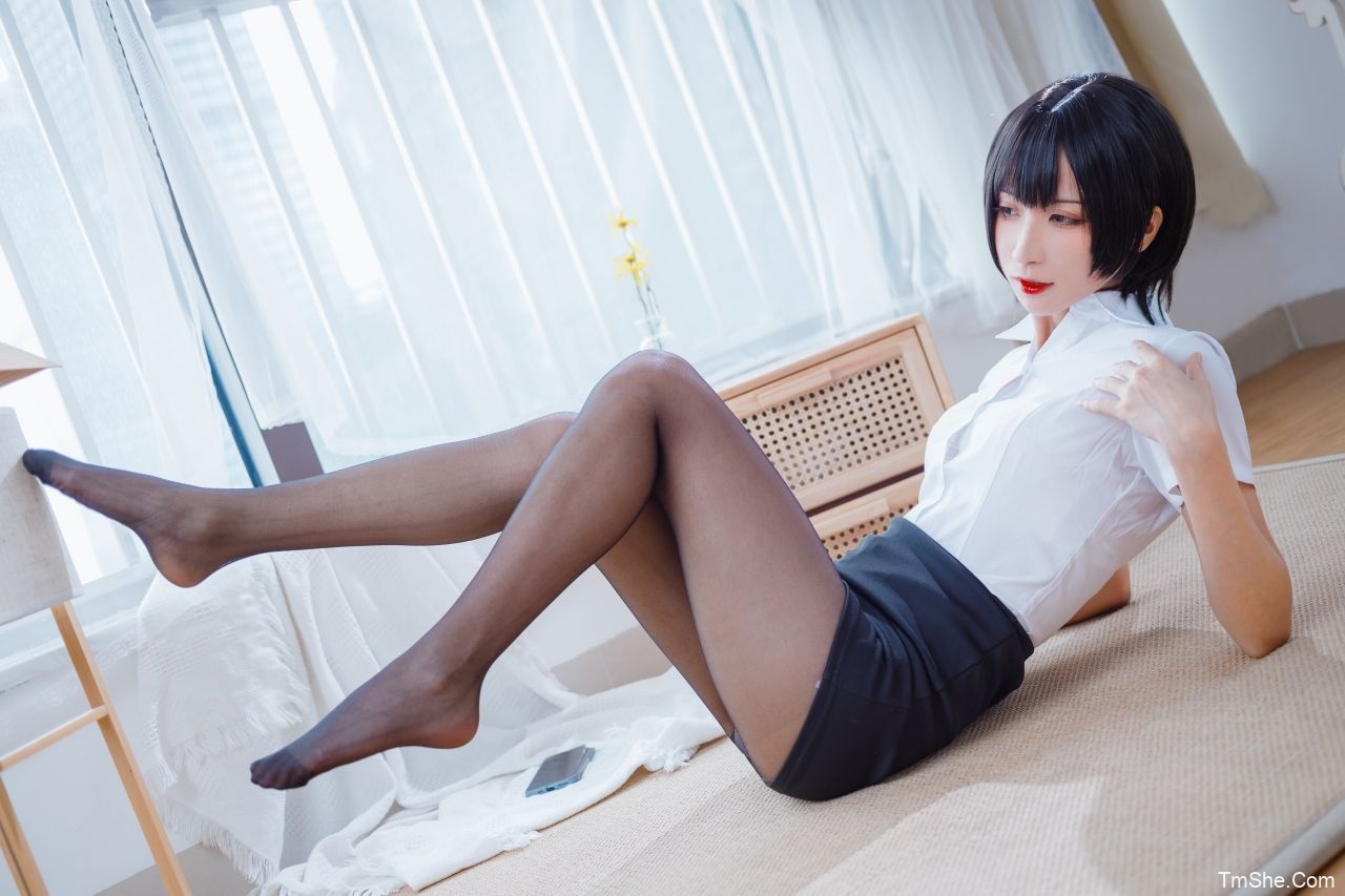 「网红COSER」贝儿酱Miki – OL装(31P/289MB)